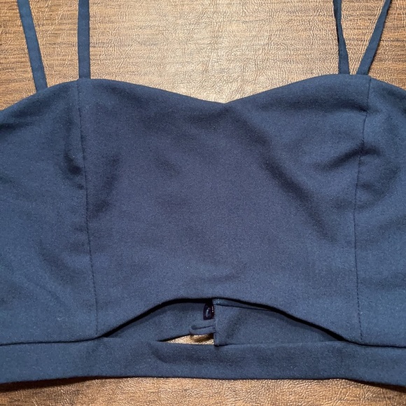 Missguided Ocean Crepe Cut Out Bralet Top in Teal - Picture 4 of 11